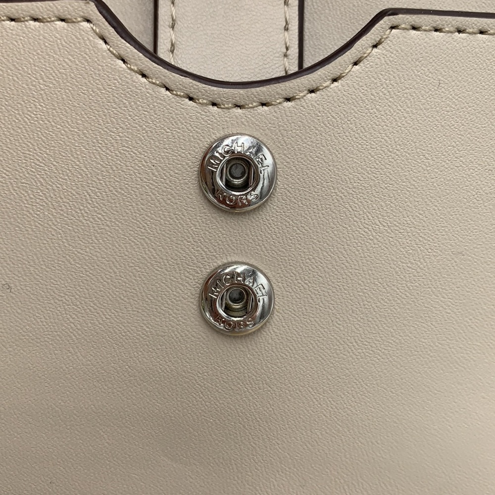 MICHAEL KORS LARGE DOUBLE ZIP WRISTLET LIGHT SAND MULTI COLOR - Picture 10 of 16